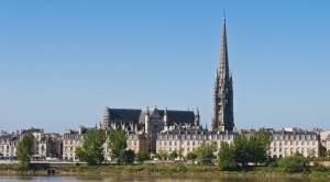 Panorama sur Bordeaux, la Garonne et la basilique Saint Michel